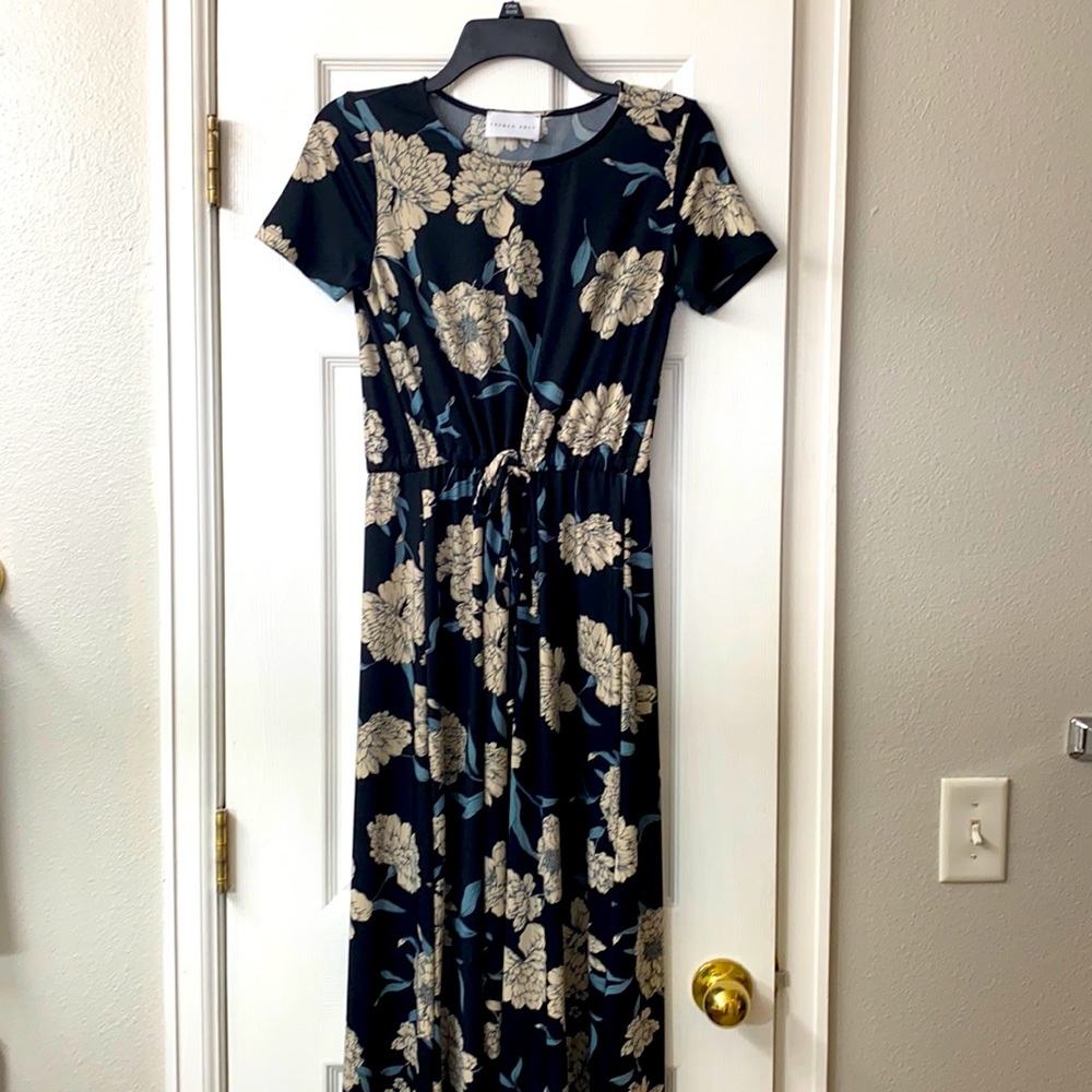 NWOT French Grey Short Sleeve Maxi Dress